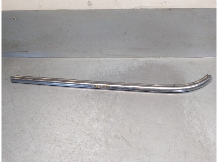 Recambio de molduras traseras para mini mini countryman (f60) cooper referencia OEM IAM 51377390173 51377390173 