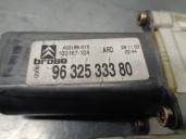 Recambio de motor elevalunas trasero derecho para citroën c5 berlina 2.0 hdi referencia OEM IAM 9632533380 6 PINES 5 PUERTAS