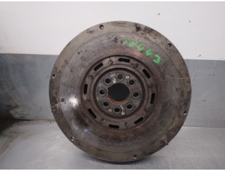 Recambio de volante motor para volvo s80 berlina 2.5 turbodiesel referencia OEM IAM 074105266B  