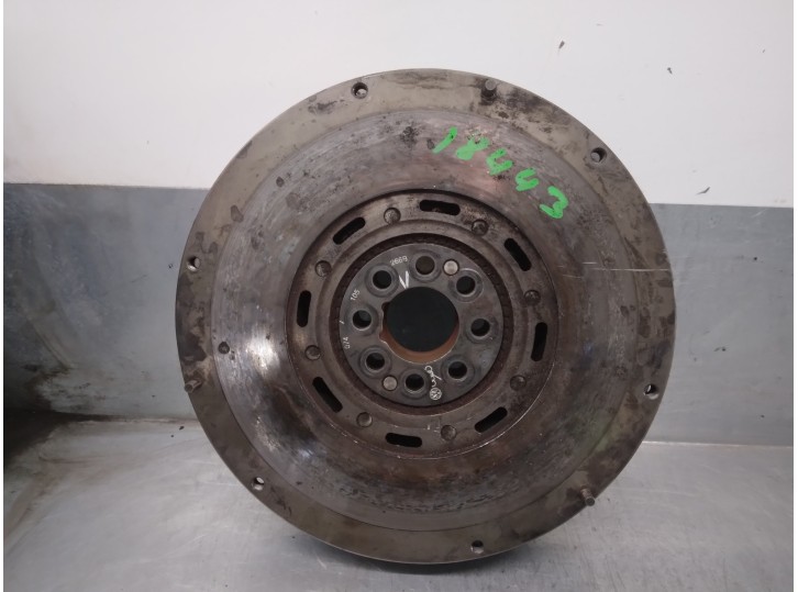 Recambio de volante motor para volvo s80 berlina 2.5 turbodiesel referencia OEM IAM 074105266B 