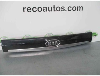 Recambio de molduras traseras para kia carnival 2.9 crdi cat referencia OEM IAM 925014D010 