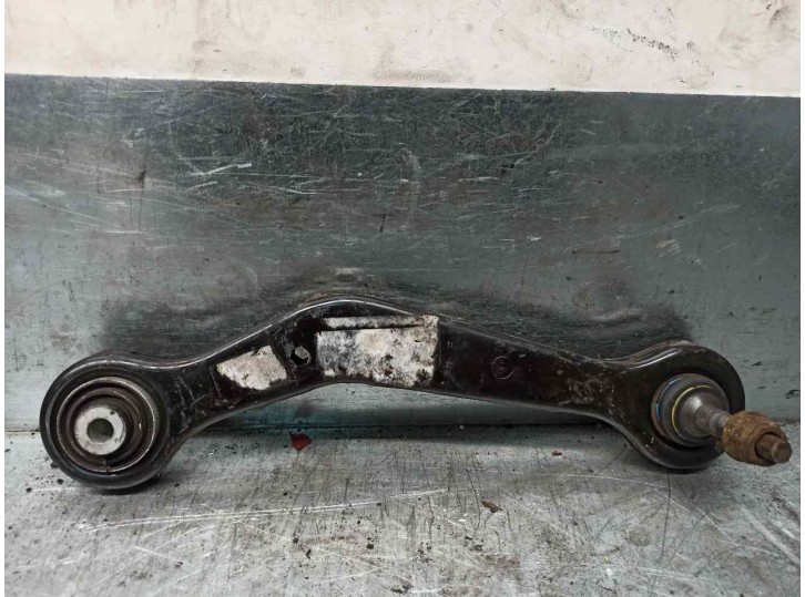 Recambio de brazo suspension superior trasero derecho para bmw serie 7 (e38) 730d automático referencia OEM IAM 33326770060  