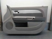 Recambio de guarnecido puerta delantera derecha para chrysler sebring berlina 2.0 crd cat referencia OEM IAM 1GH681DBAA  