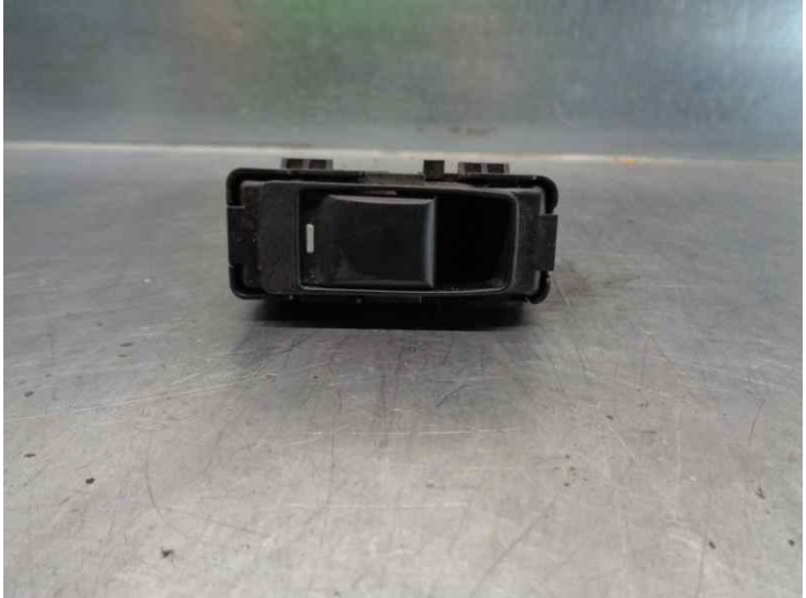 Recambio de mando elevalunas trasero izquierdo para chrysler sebring berlina 2.0 crd cat referencia OEM IAM 04602787AA  