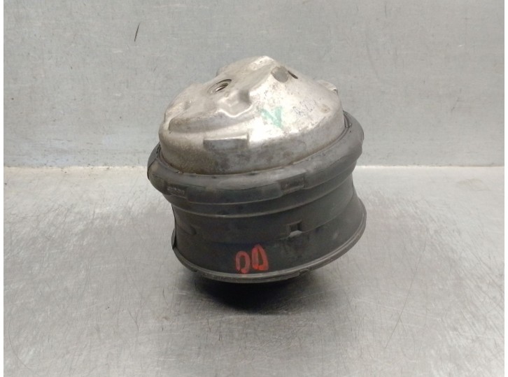 Replacement right engine mount for Mercedes-Benz C-Class Coupé (CL203) C 180 Kompressor (203.746) OEM IAM reference 2032402