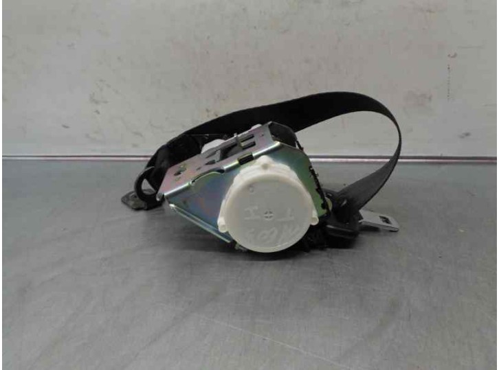 Replacement rear left seatbelt for Ford Focus saloon 1.6 TDCi CAT OEM IAM reference BM51611B68AG 