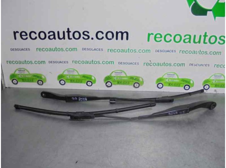 Recambio de brazo limpia delantero derecho para dacia sandero ii 0.9 tce cat referencia OEM IAM 288865045R  
