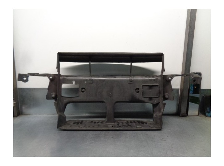 Recambio de calandra delantera de radiador para bmw serie 7 (e38) 730d automático referencia OEM IAM 517181215966  