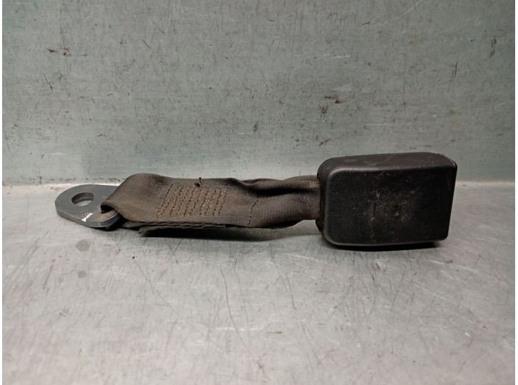 Recambio de enganche cinturon trasero derecho para dacia sandero 1.5 dci referencia OEM IAM 5508843  