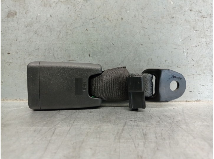 Recambio de enganche cinturon trasero derecho para peugeot 108 1.0 vti 72 referencia OEM IAM B0009051XX B0009051XX 