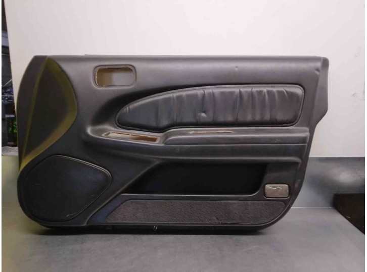 Replacement front right door trim panel for Nissan Maxima QX (A32) 3.0 V6 24V CAT OEM IAM reference 8090035U04 4 DOOR