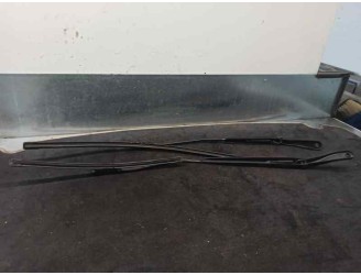 Recambio de brazo limpia delantero derecho para renault megane iii sport tourer 1.5 dci diesel fap referencia OEM IAM 288860005R