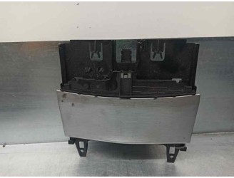 Recambio de cenicero para mercedes-benz clase c (w204) familiar 220 t cdi (204.208) referencia OEM IAM A2046800179 