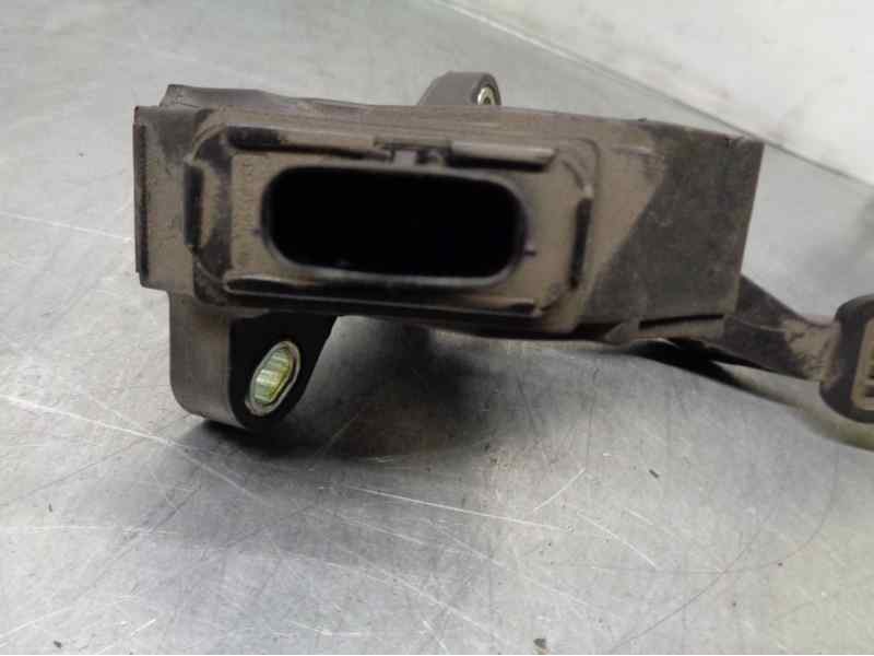 Recambio de potenciometro pedal para toyota yaris 1.3 16v cat referencia OEM IAM 781100D010  