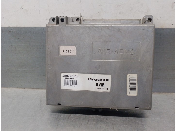 Recambio de centralita motor uce para renault 19 (1989...) 1.7 referencia OEM IAM 7700271113 S101707101A SIEMENS