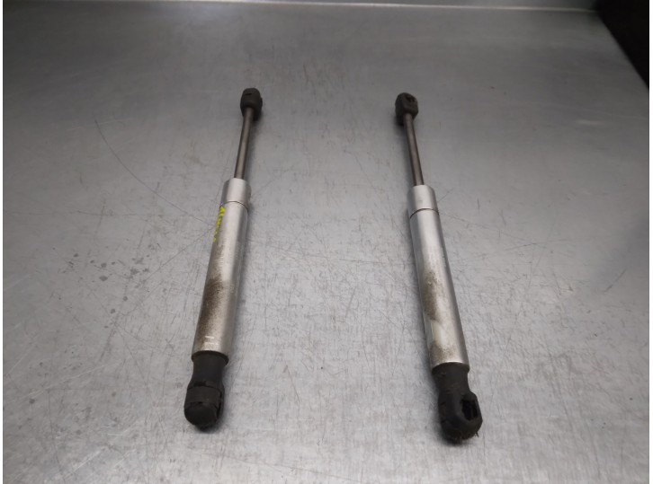 Replacement trunk / tailgate shock absorbers for Skoda Superb (3U4) 2.0 TDI DPF OEM IAM reference 3B5827550E 