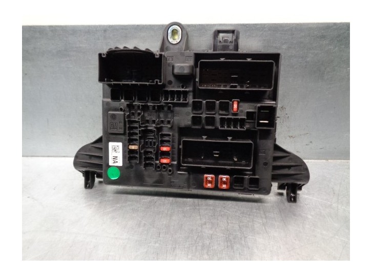 Recambio de caja reles / fusibles para opel insignia berlina 2.0 cdti cat referencia OEM IAM 13277317 