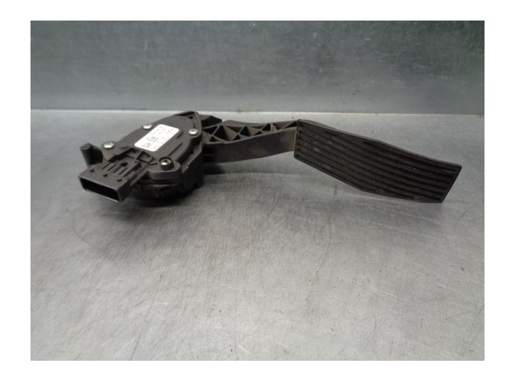Recambio de potenciometro pedal para opel insignia berlina 2.0 cdti cat referencia OEM IAM 13237352 6PV00976500 HELLA
