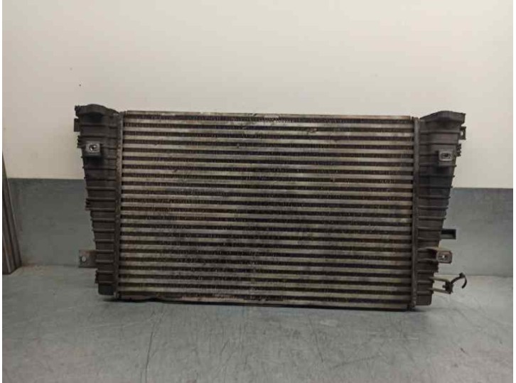 Recambio de intercooler para opel astra h caravan 1.9 cdti referencia OEM IAM 52407504 13152323 
