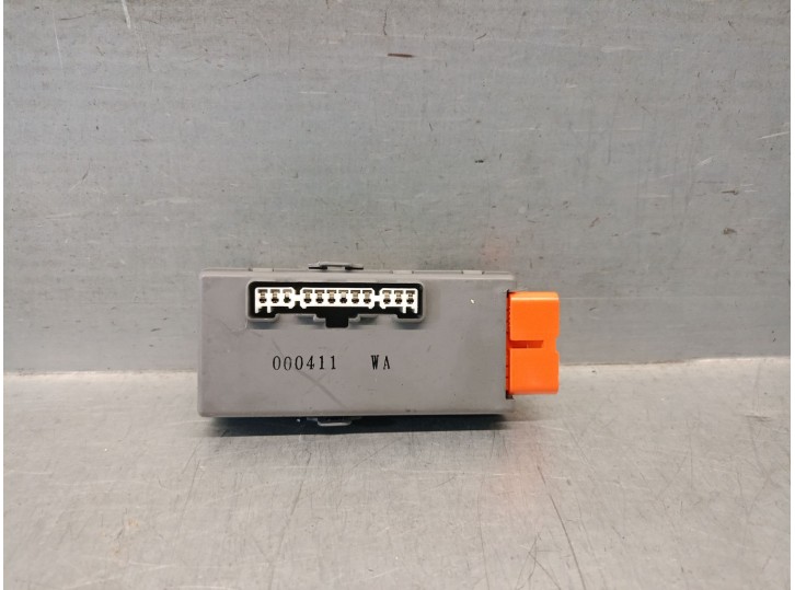 Recambio de caja reles / fusibles para toyota corolla compact (_e11_) 1.4 (zze111_) referencia OEM IAM 8264112150  