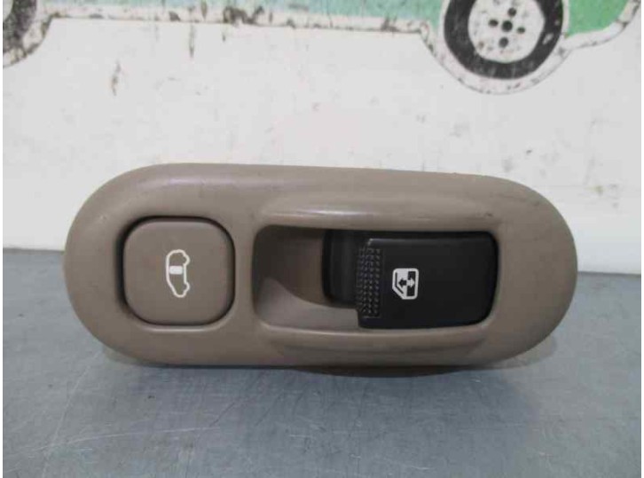 Rear right window regulator switch replacement part for Kia Carnival 2.9 CRDi CAT OEM IAM reference 935804D801CS 