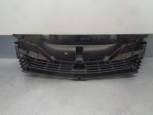 Replacement front grille for Renault Laguna II (BG0) 1.9 dCi Diesel OEM IAM reference 8200390126 