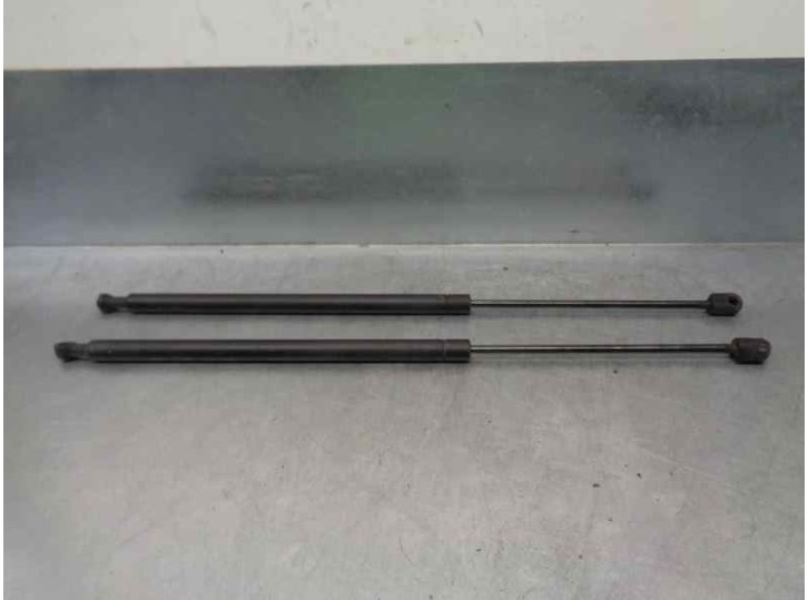 Replacement tailgate / boot lid struts for Renault Laguna (B56) 1.9 DTi diesel CAT OEM IAM reference 7700846772 