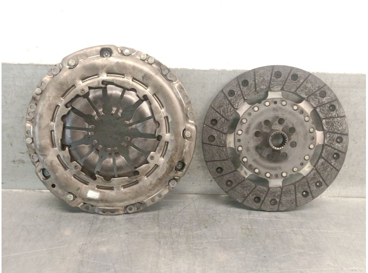 Recambio de kit embrague para dacia lodgy 1.5 dci diesel fap cat referencia OEM IAM 302051190R 302051190R 