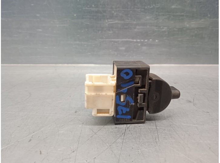 Replacement rear left window regulator switch for Nissan Pick-Up (D22) 2.5 16V Turbodiesel CAT OEM IAM reference 254112S700 