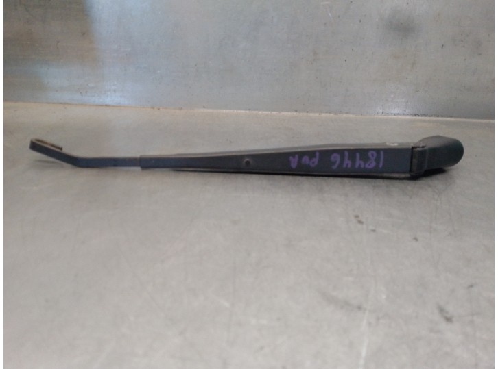 Recambio de brazo limpia trasero para kia joice 2.0 cat referencia OEM IAM 98820M2000  