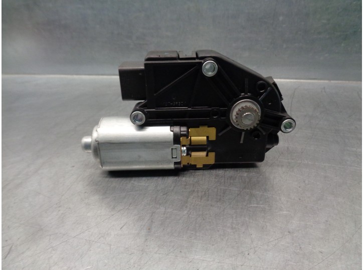 Recambio de motor techo electrico para kia xceed 1.4 tgdi cat referencia OEM IAM 81680J7900 K8110J7000 