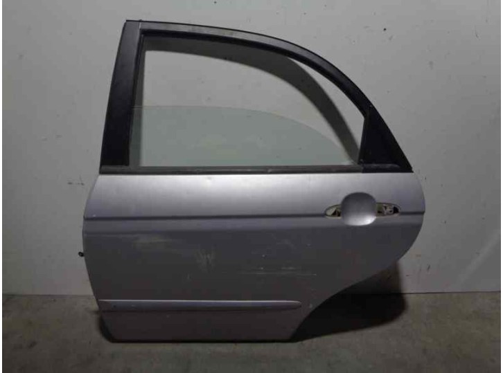 Recambio de puerta trasera izquierda para kia cerato 1.6 cat referencia OEM IAM 770032F010 GRIS 4 PUERTAS