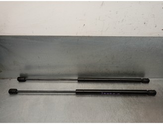 Replacement tailgate struts / trunk dampers for Nissan Primera Saloon (P12) 1.6 CAT OEM IAM reference 90452AU200 