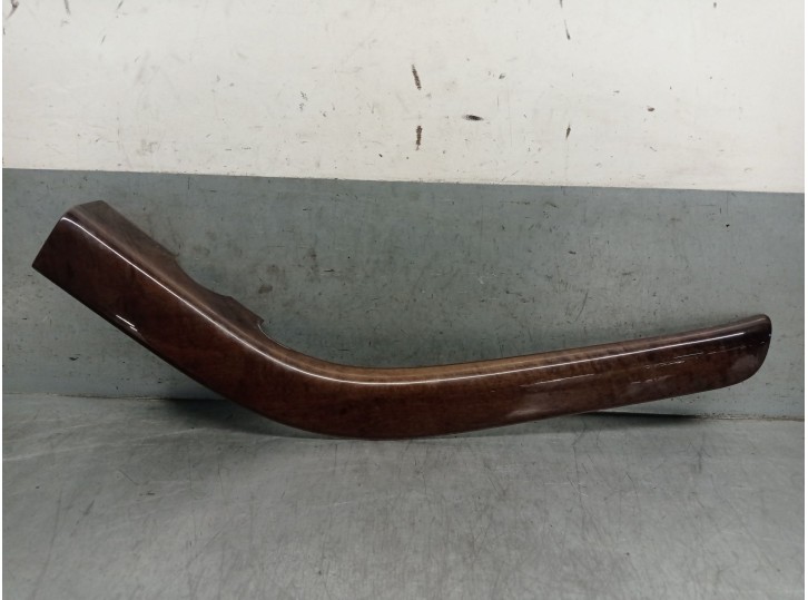Replacement trim for Land Rover Range Rover Sport I (L320) 3.0 D 4x4 OEM IAM reference AH32045B44C 