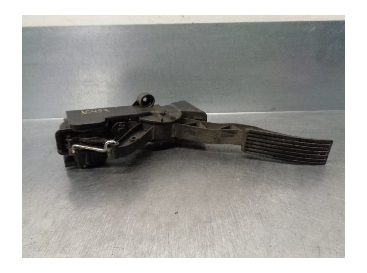 Recambio de potenciometro pedal para mercedes-benz clase a (w169) 2.0 cdi cat referencia OEM IAM A1693000104  