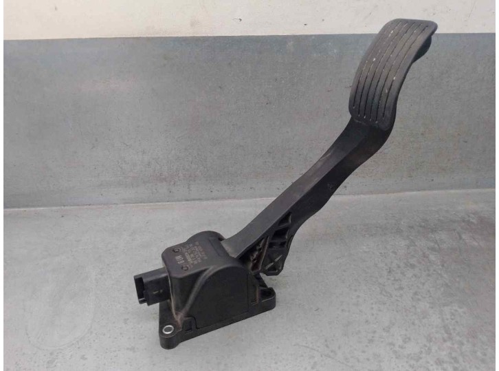 Recambio de potenciometro pedal para peugeot partner kombi 1.6 referencia OEM IAM 9654725380 0280755044 BOSCH