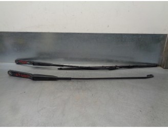 Recambio de brazo limpia delantero derecho para opel vivaro furgón/combi (07.2006 =>) 2.0 16v cdti referencia OEM IAM 4408570 44