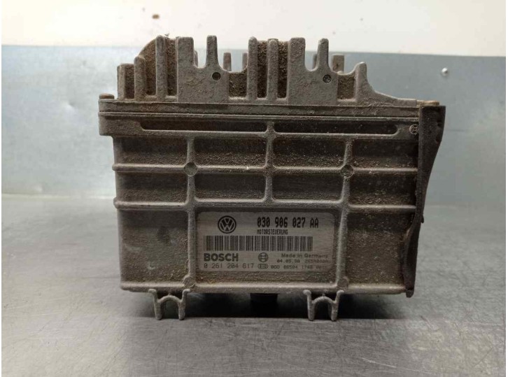 Recambio de centralita motor uce para volkswagen polo berlina (6n1) 1.4 referencia OEM IAM 030906027AA 0261204617 BOSCH
