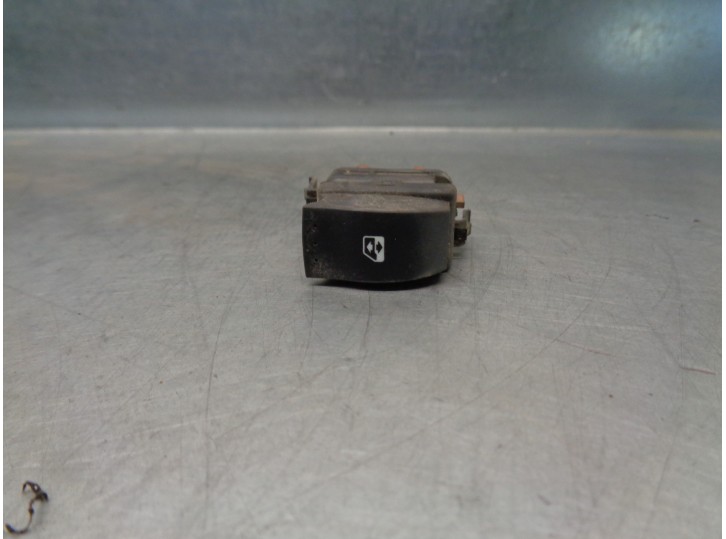 Recambio de mando elevalunas delantero derecho para opel vivaro furgón/combi (07.2006 =>) 2.0 16v cdti referencia OEM IAM 441185