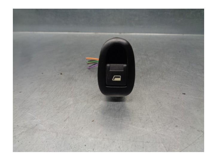 Replacement rear left window regulator switch for Peugeot 406 saloon (S1/S2) 1.8 16V cat OEM IAM reference 29943 