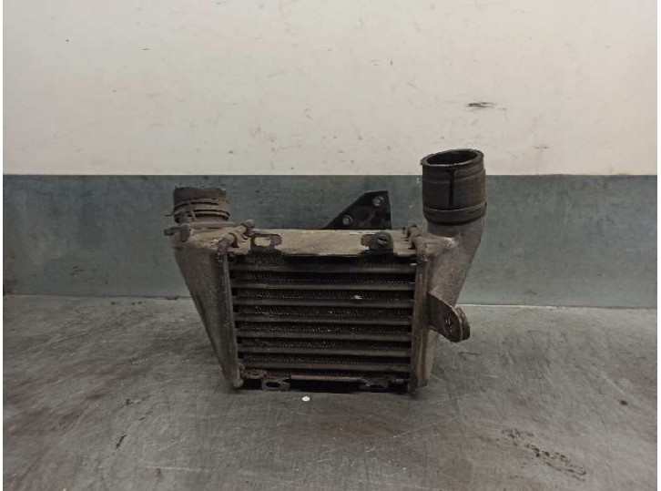 Replacement intercooler for Volkswagen Golf III Saloon (1h1) 1.9 TDi OEM IAM reference 1H0145805A 07273950000 AKG