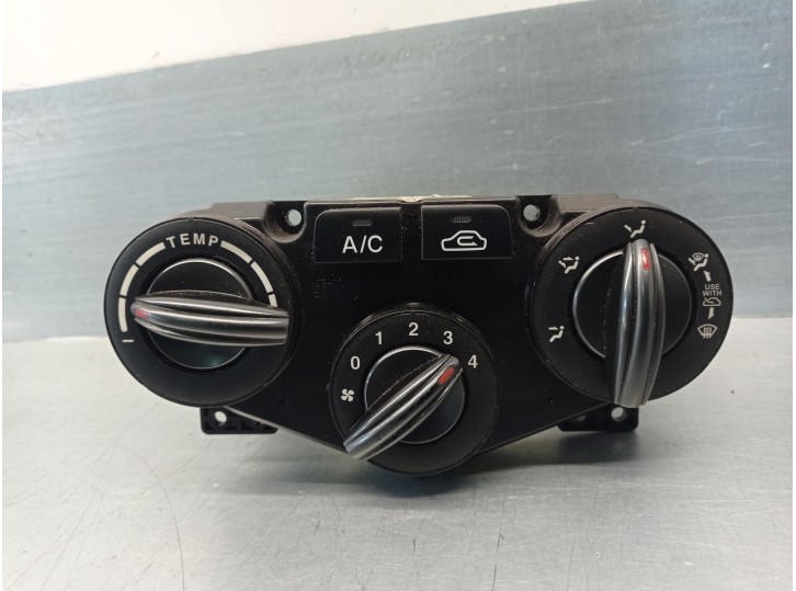 Replacement heater / air conditioning control unit for Kia Rio II (JB) 1.5 CRDi OEM IAM reference 972501GMD0DBT 