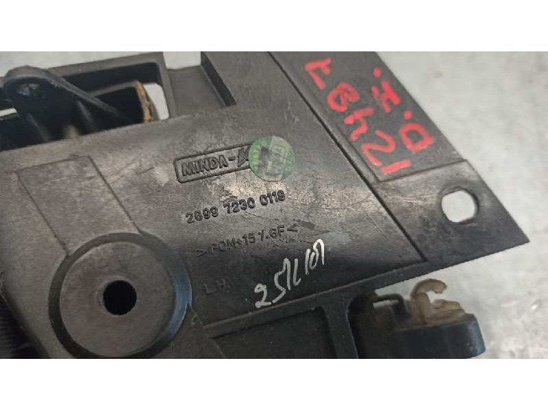 Recambio de maneta interior delantera izquierda para tata safari ex safari 2.0 referencia OEM IAM 289972300118  