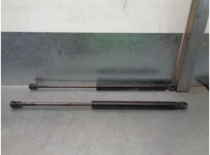 Recambio de amortiguadores maletero / porton para audi a6 avant (4b5) 2.5 v6 24v tdi referencia OEM IAM 4B9827552M 