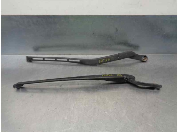 Recambio de brazo limpia delantero derecho para audi a6 avant (4b5) 2.5 v6 24v tdi referencia OEM IAM 