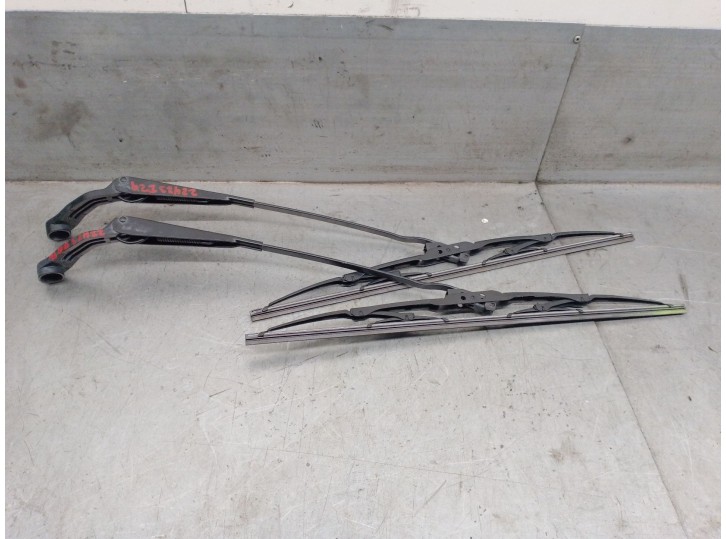 Recambio de brazo limpia delantero derecho para santana 300/350 1.6 hdi 4x4 referencia OEM IAM 9HX  