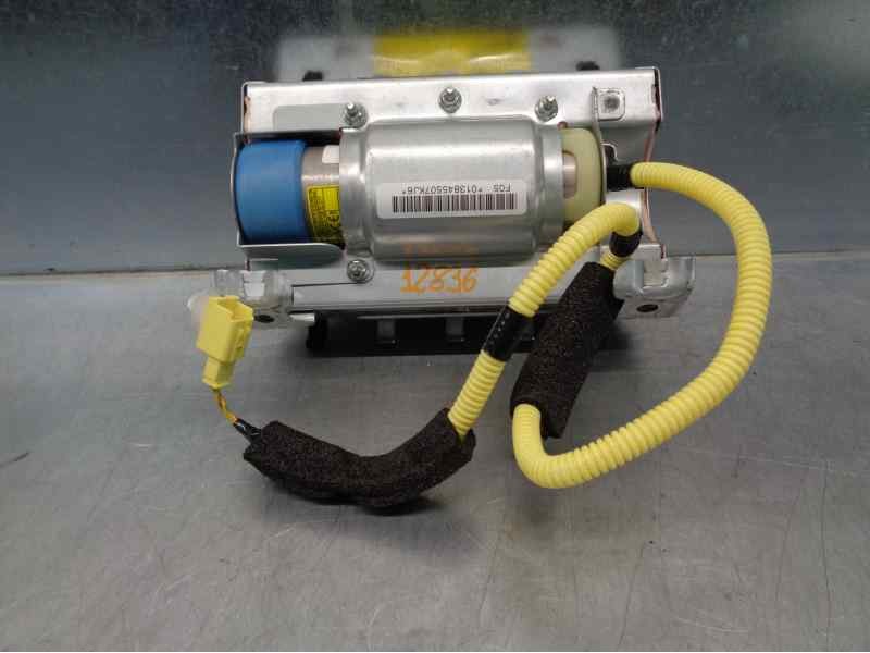 Recambio de airbag delantero derecho para toyota auris 1.4 turbodiesel cat referencia OEM IAM 305810910  