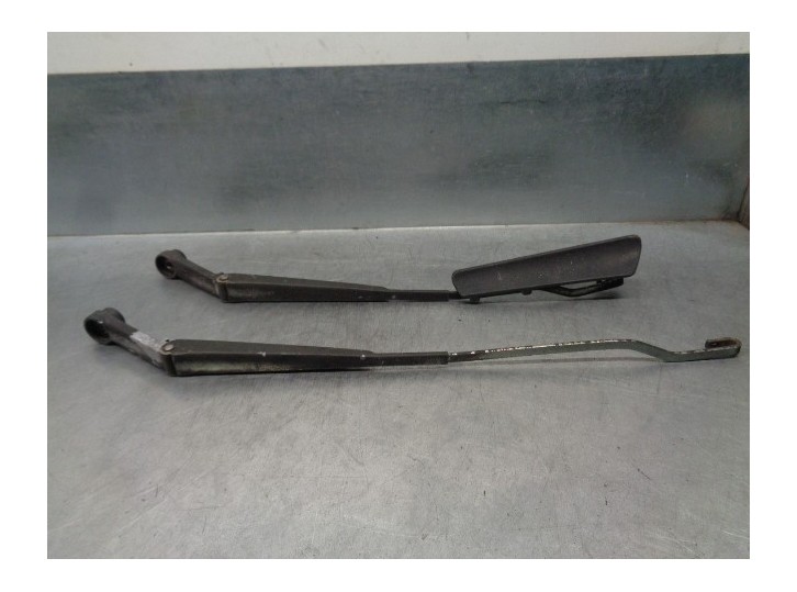 Recambio de brazo limpia delantero derecho para kia rio i hatchback (dc) 1.3 referencia OEM IAM   