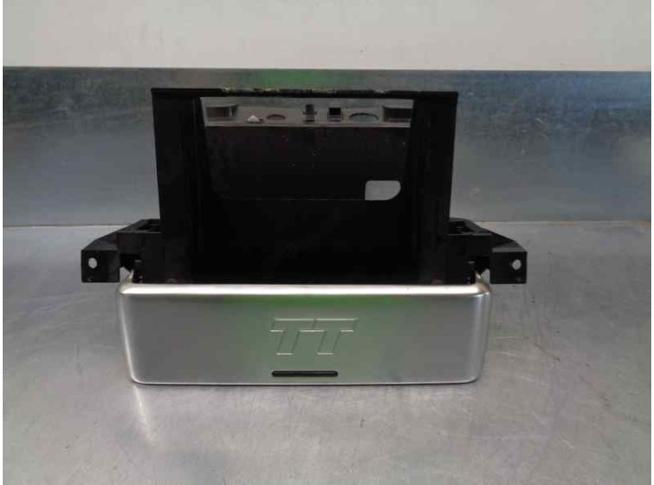 Recambio de molduras delanteras para audi tt (8n3/8n9) 1.8 20v turbo referencia OEM IAM 8N0863243C 