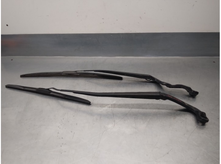 Recambio de brazo limpia delantero izquierdo para land rover range rover sport 3.0 td v6 cat referencia OEM IAM LR076843 5 PUER